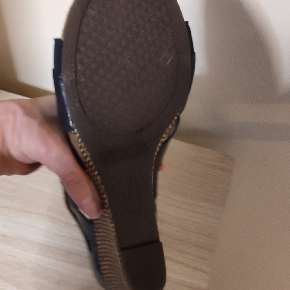 Elegant Navy Wedge Sandals Aerosoles Size 9 - Picture 8 of 8
